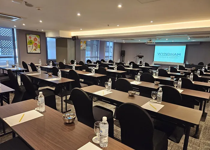 Days Hotel & Suites By Wyndham Kl - Chan Sow Lin Mrt Or Lrt