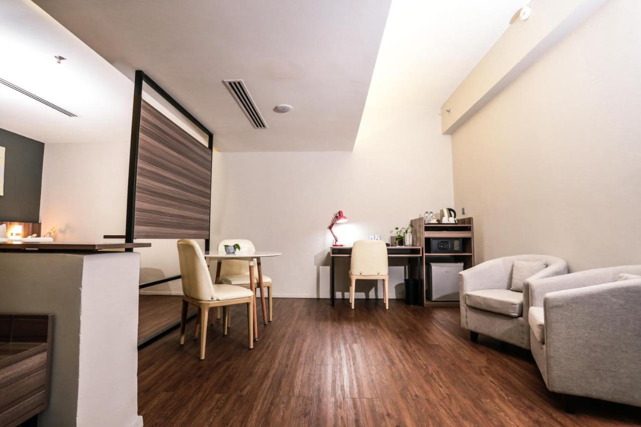Hotel Days & By Wyndham Kl - Chan Sow Lin Mrt Or Lrt