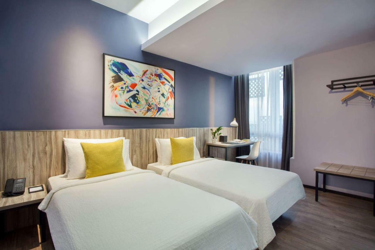 Hotel Days & By Wyndham Kl - Chan Sow Lin Mrt Or Lrt